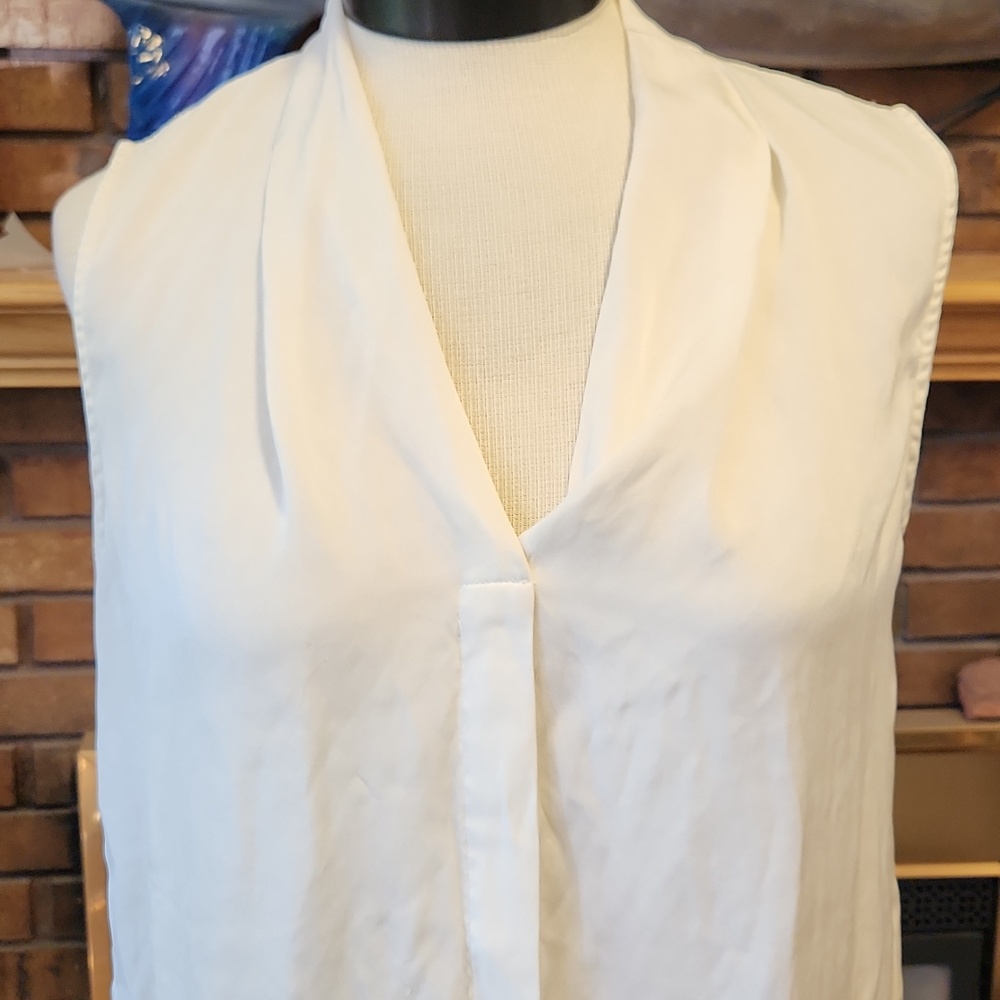 Quince Off White V-Neck Sleeveless Camisole Silk Spandex Blend Size Large - Picture 2 of 14